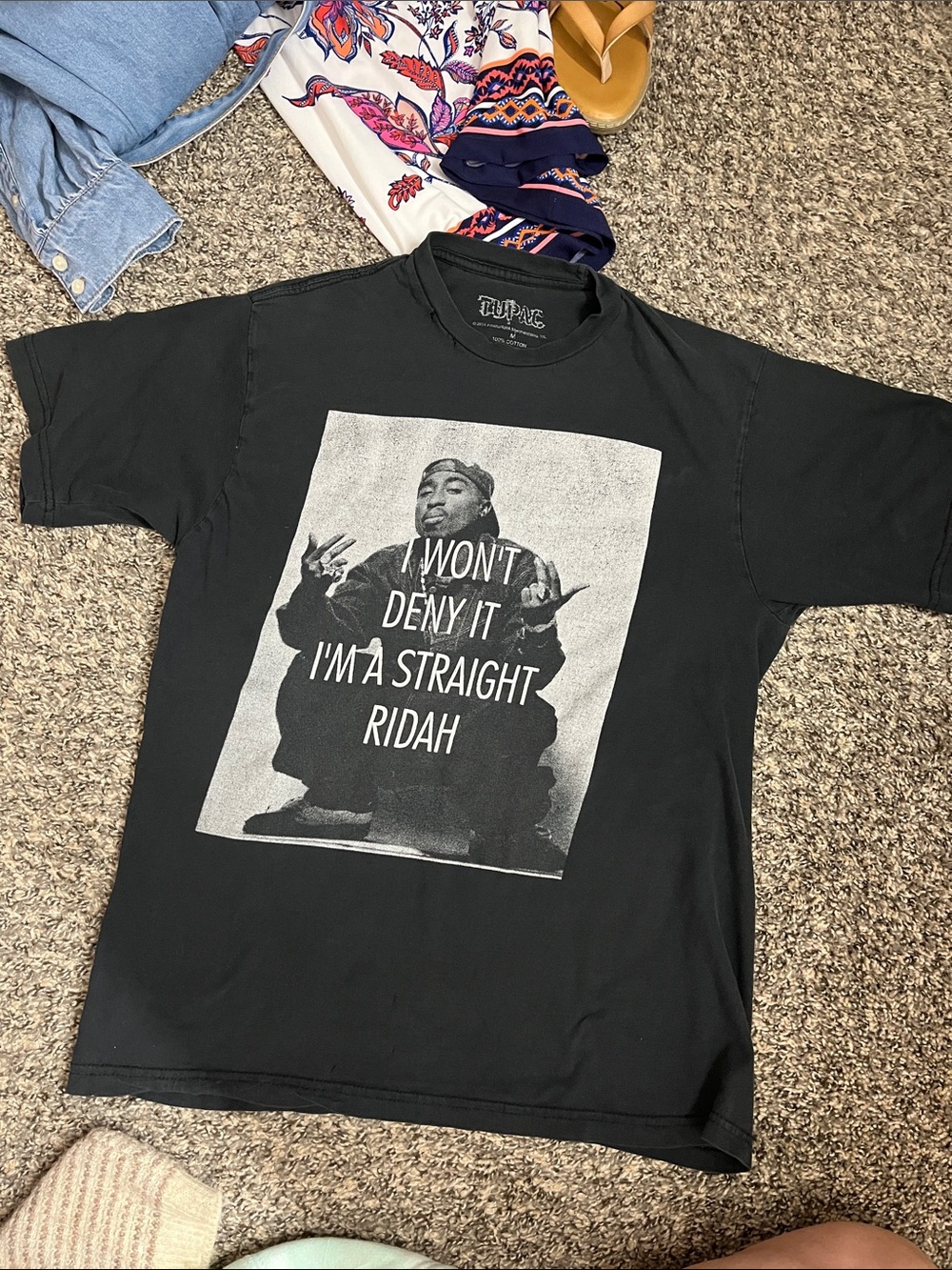 TUPAC Rapper Tshirt Medium Gangsta Black Tee Unisex